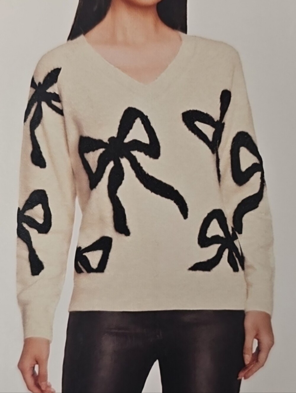 Express Cream w Black Glitter Bows Vneck Long Sleeve Sweater Sz:L Dainty - Picture 5 of 15